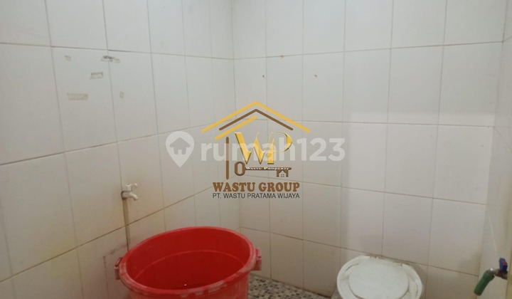 HOUSE AND ACTIVE BOARDING HOUSE NEAR CONDONGCATUR TERMINAL SLEMAN 2