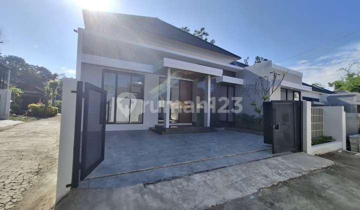 Ready-to-Live House, Large Land, Near Jangkang Market, Sleman 2