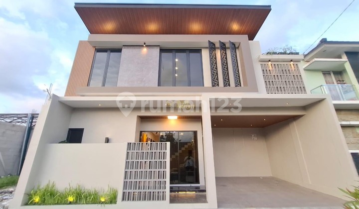 New 2-Story Ready-to-Occupy Furnished House near Dr. Hardjolukito Hospital