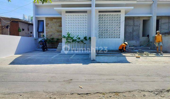 Rumah Modern Open Space Tanah Luas Dekat Sekolah Budi Mulia 2