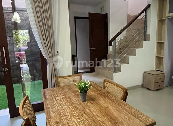 Rumah Sewa Minimalis 4 Kamar Furnished Lahan 140M2 di Hayam Wuruk 2