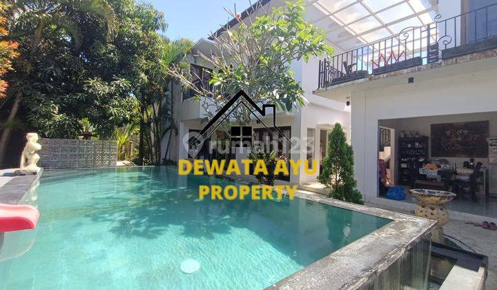 Villa 4 Bedrooms With Nice Garden Near Toll Gate Nusa Dua 1