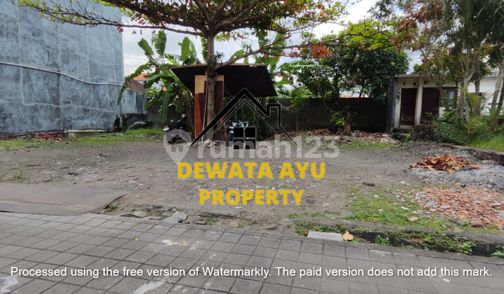 RUMAH  2 LANTAI 6 KAMAR LAHAN 300M2 KOSONGAN HADAP SELATAN DI SESETAN 2