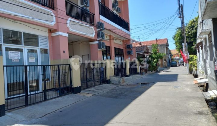 2.5-Storey Shop House in Kelapa Dua, Gading Serpong 2