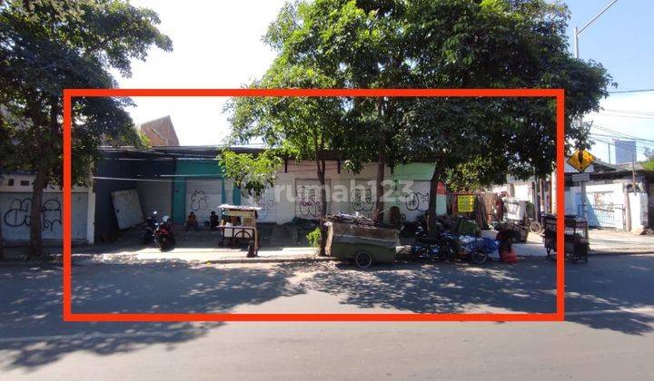 Tanah komersial di Raya Pandegeling Surabaya 1