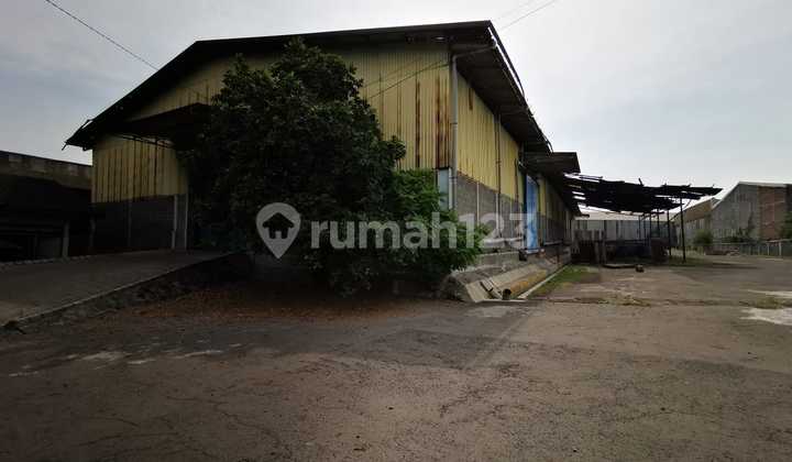 Warehouse for Sale in Margomulyo