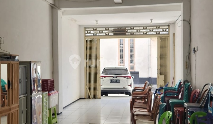 Ready-to-Use Shophouse on Jalan Kopi Surabaya 2