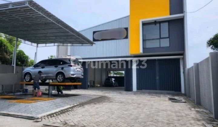 For Sale: Ready-to-Use Shop House + Warehouse on Raya Domas, Menganti, Gresik 1