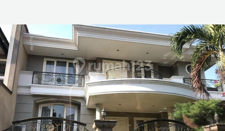 Rumah Dijual di Graha Family Blok Favorit