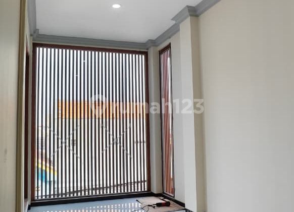 Rumah Baru Siap Huni di Manukan Indah 2
