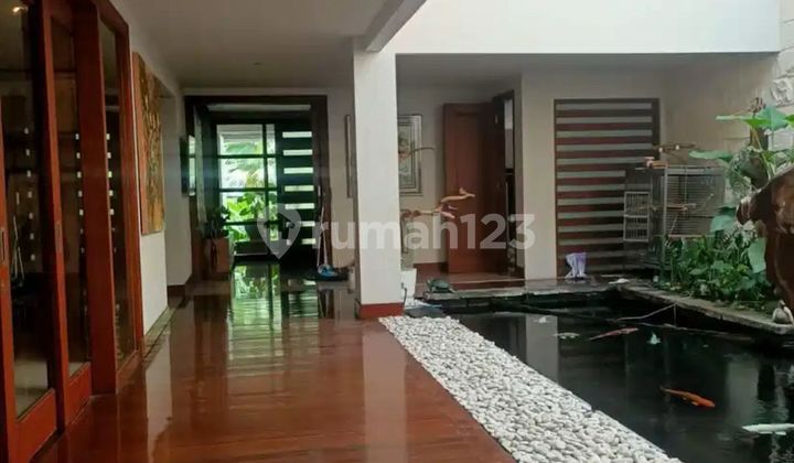 Rumah Area Golf Lantai Marmer Pakuwon Indah Rumah Area Golf Lantai Marmer Pakuwon Indah