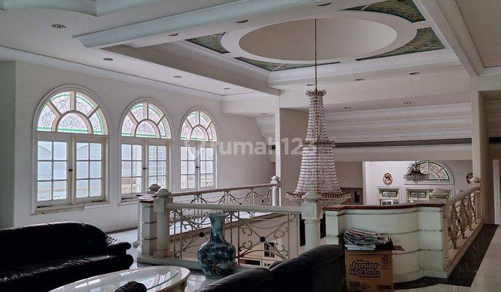ruang keluarga for sale rumah mewah klasik