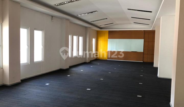 Building for Rent, Suitable for Office on Raya Darmo Street Building for Rent, Suitable for Office on Raya Darmo Street