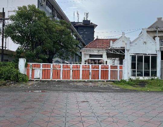 Disewakan Komersil Area Tengah Kota Pregolan Surabaya 1