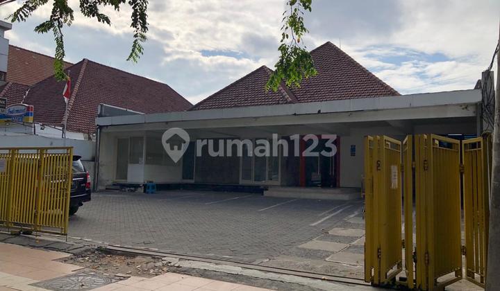 Building for Rent, Suitable for Office on Raya Darmo Street Building for Rent, Suitable for Office on Raya Darmo Street
