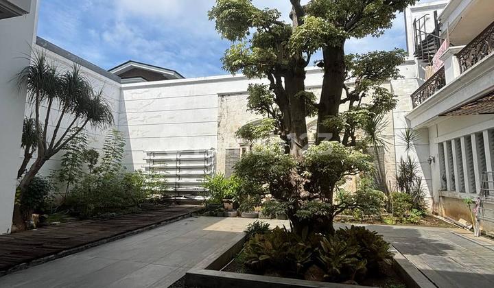 Dijual Rumah Mewah Dharmahusada Permai Full Furnish