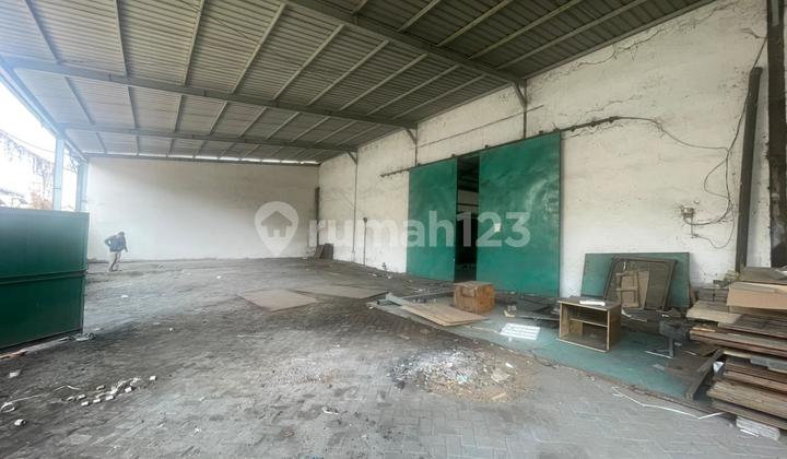 Sold Warehouse Suitable for Large-Scale Logistics in Manukan Kulon