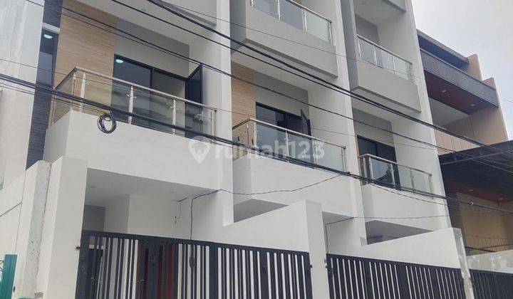 Rumah Kavling Dijual Di Polri Jelambar Ukuran 4,2 X 20 SHM 1