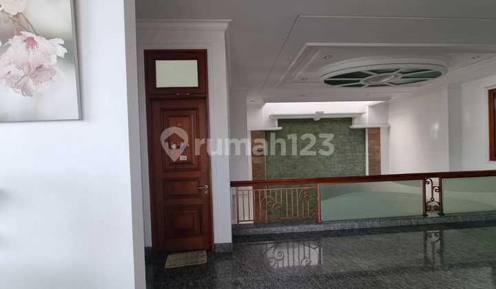 Rumah Permata Buana  Puri Indah Hoek 20 x 23,5 3 Lantai 2