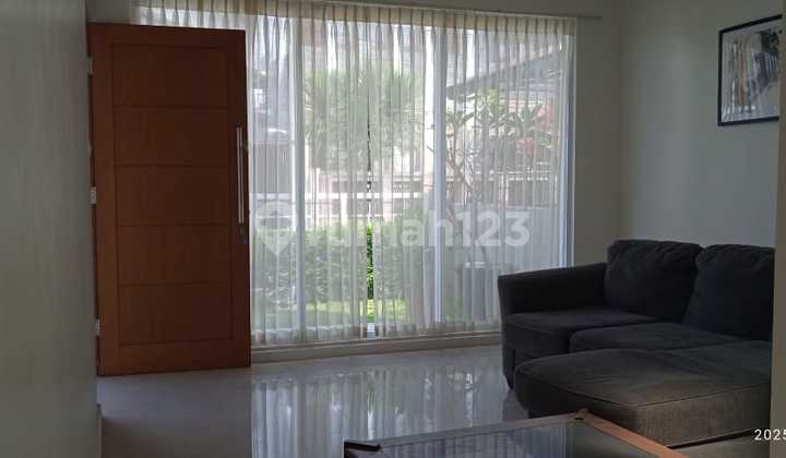 rumah modern nyaman di komplek ekslusif cigadung rumah modern nyaman di komplek ekslusif cigadung