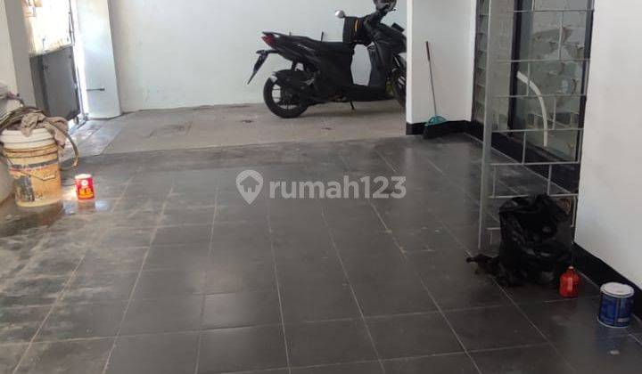 Rumah Minimalis Siap Huni Strategis di Taman Kopo Indah 1 2