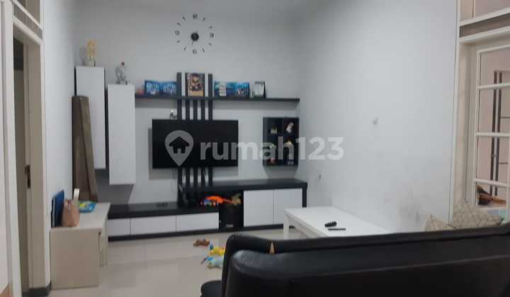 rumah minimalis nyaman di taman kopo indah 2