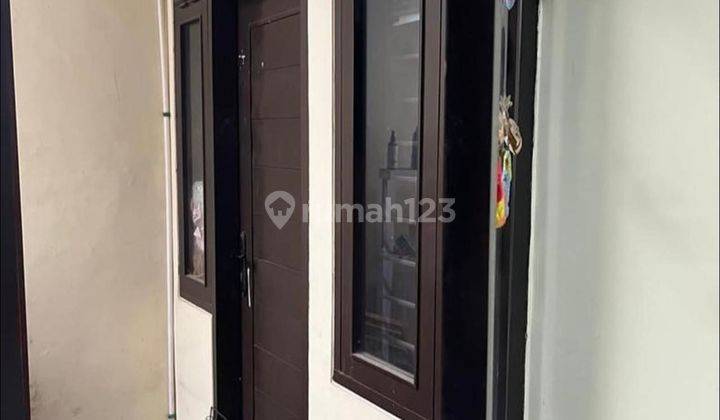 Rumah Dijual Cantik Nyaman di Taman Holis Indah 2