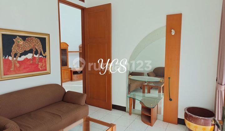 rumah modern minimalis cantik di daerah setra duta