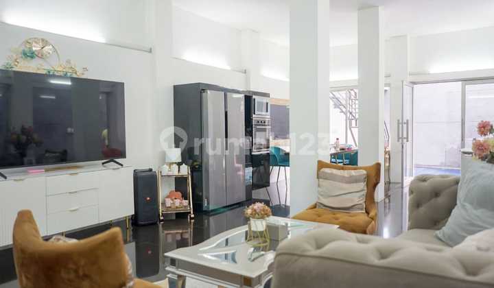 rumah villa mewah full furnished dekat dago 2