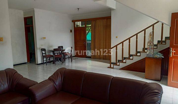 Rumah Cantik 2 Lantai di Komplek Dadali  1