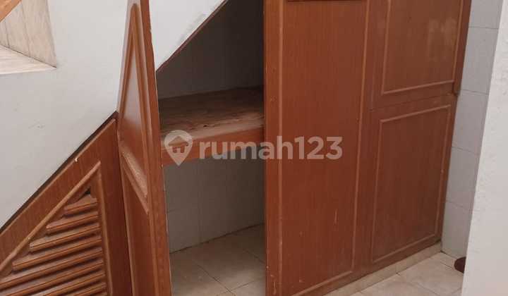 well-maintained and comfortable house inside Pondok Hijau complex well-maintained and comfortable house inside Pondok Hijau complex