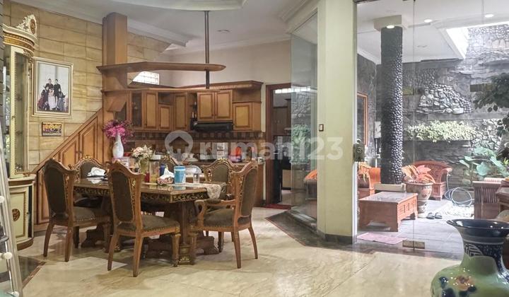 rumah mewah cantik 2 lantai di mekar wangi