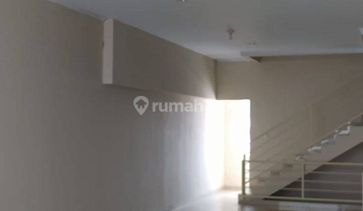 ruko lokasi strategis cocok untuk segala usaha di mainroad holis 2