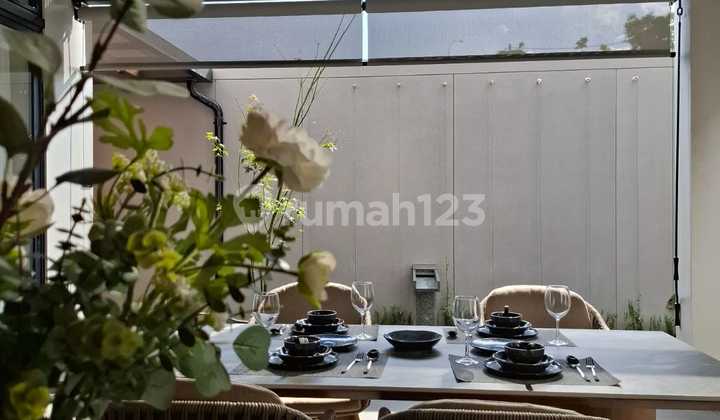 rumah modern nyaman di kota baru parahyangan 2