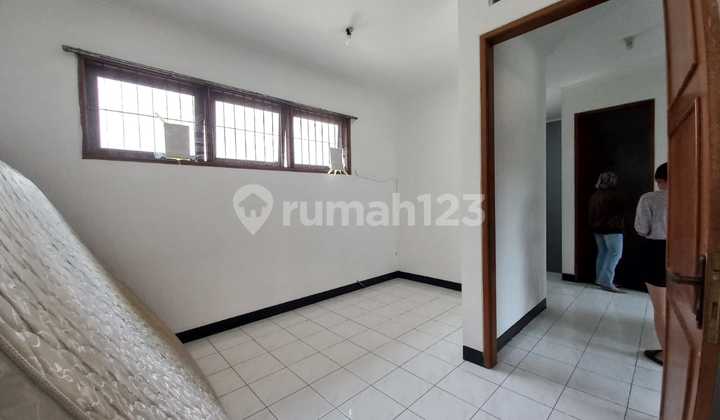 Setra Duta Rumah Fully Furnished Disewakan 2