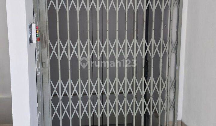 ruko rendeng di kawasan gudang holis regency 2