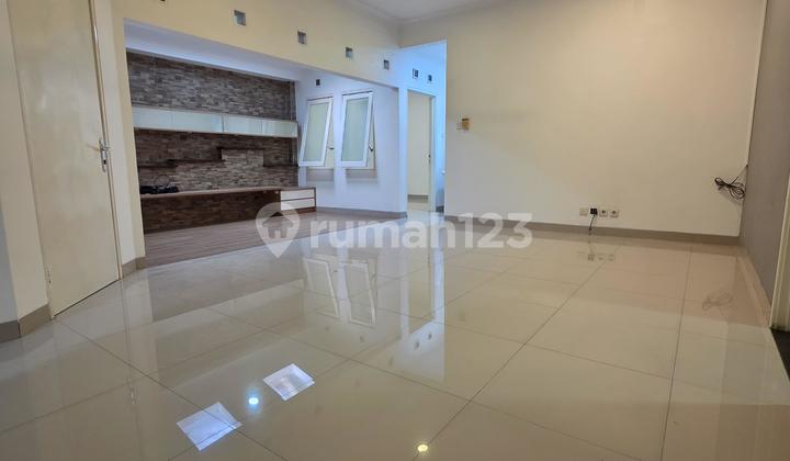 Dijual Rumah Singgasana Pradana 2