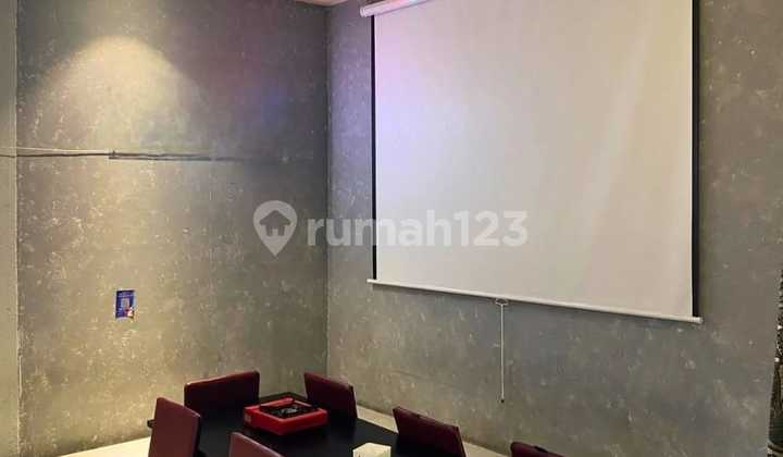 Over Business Space Contract Pasirkaliki Wing Hook