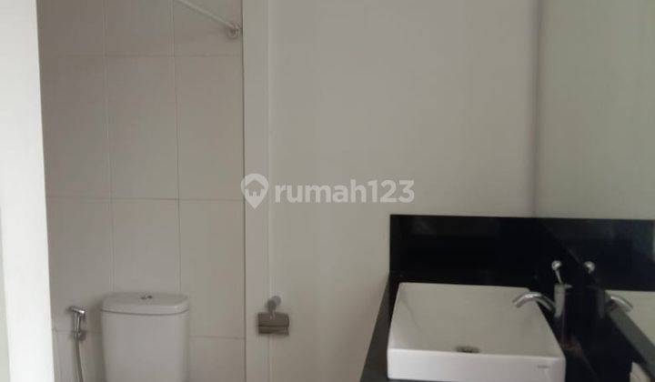 rumah modern minimalis di sudirman town house 2