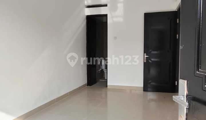 rumah minimalis nyaman 2 lantai di daerah turangga 1