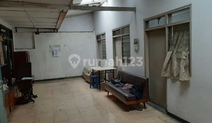 Rumah Klasik Siap Pakai Mainroad Jalan Utama Strategis Rumah Klasik Siap Pakai Mainroad Jalan Utama Strategis