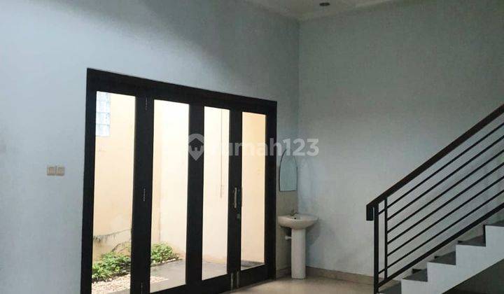 Rumah Nyaman Siap Huni di Komplek Singgasana 2