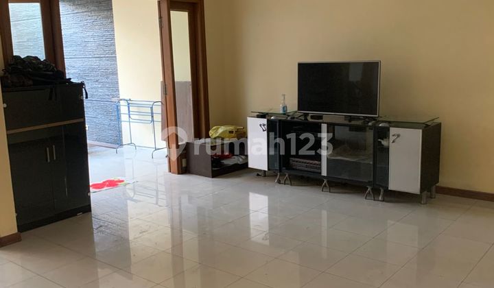 Rumah Nyaman Asri Lokasi Strategis di Istana Regency