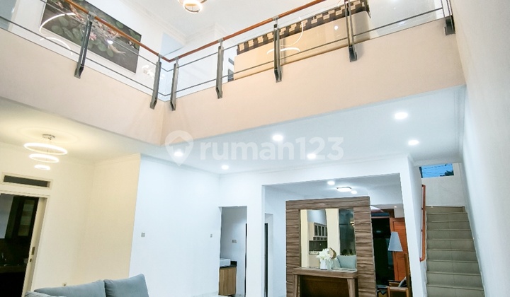 Luxury Cluster One Gate Batununggal Indah Semi-Furnished House Luxury Cluster One Gate Batununggal Indah Semi-Furnished House
