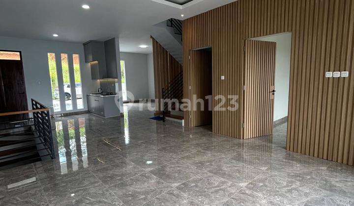 Dijual Rumah Baru 3 Lantai di Dago Bandung 2