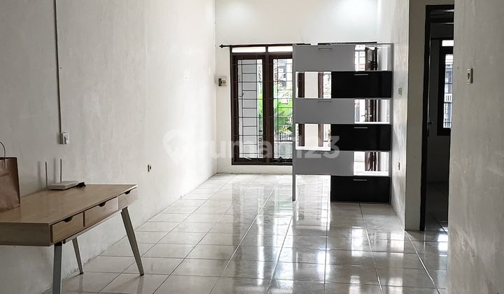 For Rent* Rumahtaman Holis Indah II Bandung For Rent* Rumahtaman Holis Indah II Bandung