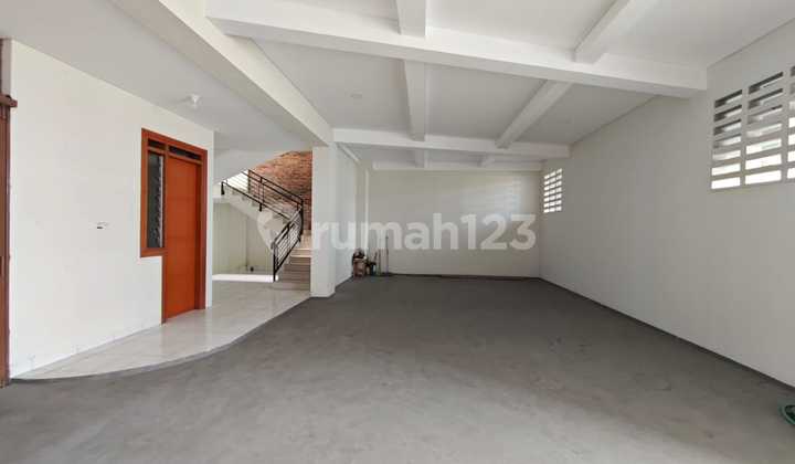 Rumah Lux Nyaman di Kota Baru Parahyangan