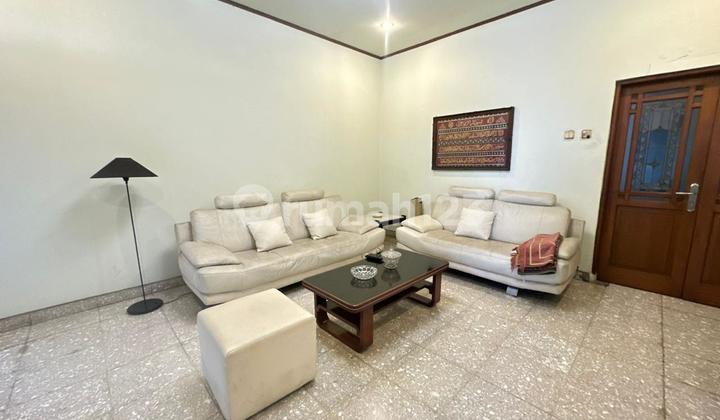 Rumah Lux Super Premium Strategis di Jalan Ria