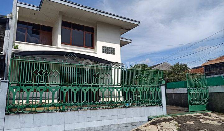 Rumah Modern Nyaman 2 Lantai di Komplek Dadali 2