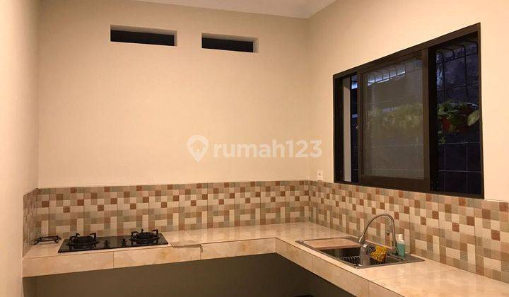 Rumah Cantik Siap Pakai Baru Renov di Jalan Reog 1